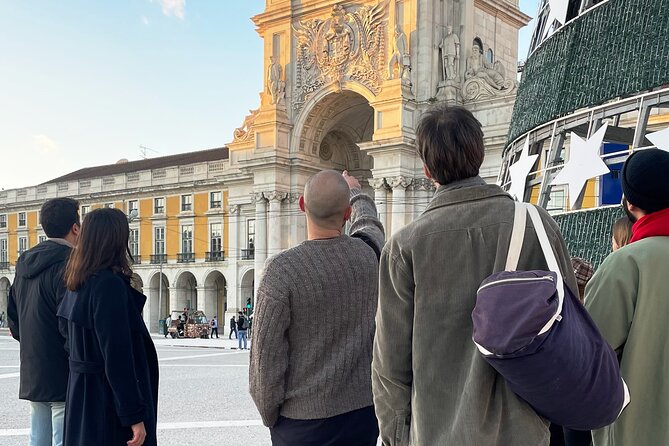 Lisbon's authentic Food and Wine tour with a Winemaker - Tasting Portuguese Food at A Muralha Vinhos e Tapas