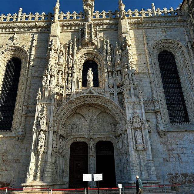 Lisbon's Awesome Discovery Full Day Private Tour - Key Points