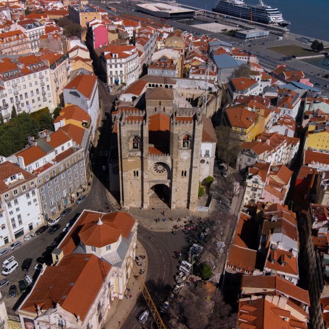 Lisbon's Awesome Discovery Full Day Private Tour - Lisbon’s Iconic Landmarks and Scenic Views