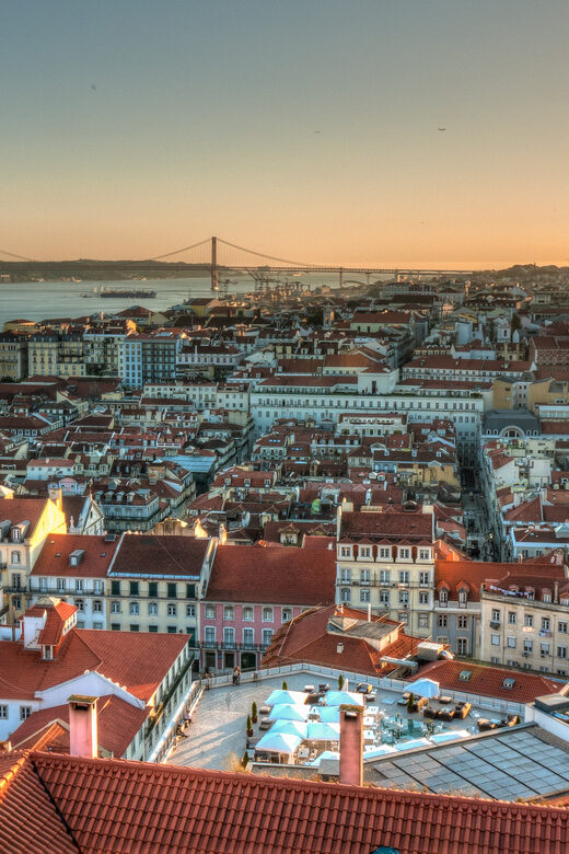 Lisbon's historic old town in a tuk-tuk in German - Why This Tour Offers Great Value for a Short Visit