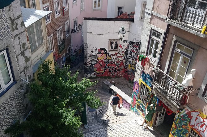 Lisbon's Kickstart Tour with a Local - Exploring Alfama’s Narrow Streets and Local Roots