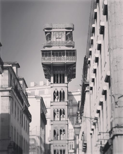 Lisbon's Roots: Tuk tuk experience throuth the Old Lisbon - Seeing Lisbon Through Its Opposite Viewpoints