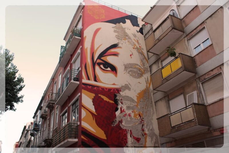 Lisbon's Roots: Tuk tuk experience throuth the Old Lisbon - Practical Aspects: Group Size, Languages, and Booking