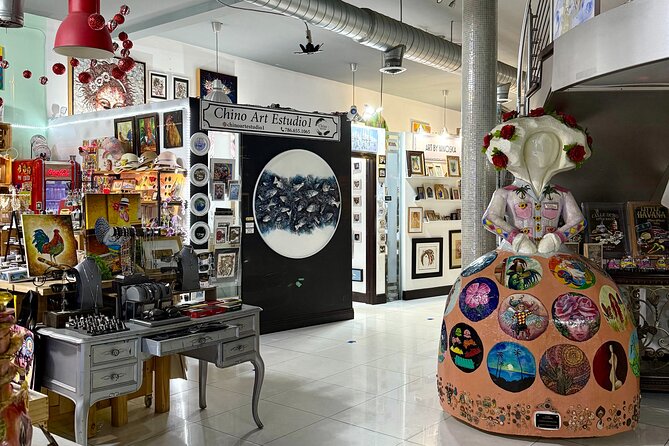 Little Havana Tour - Watching Cigar Rollers: A Craftsmanship Tradition