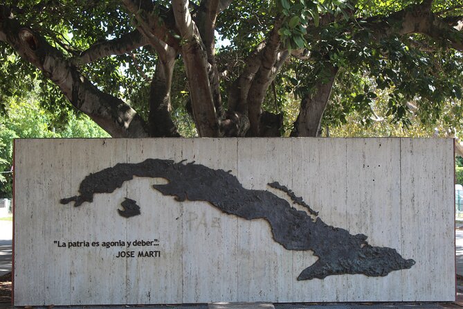 Little Havana Walking Tour for History Buffs - Learning at Cuban Memorial Boulevard Park