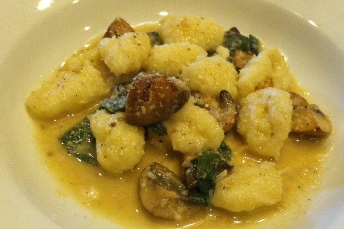 Little Italy Neighborhood Food Tour of Cleveland - Accessibility and Weather Considerations