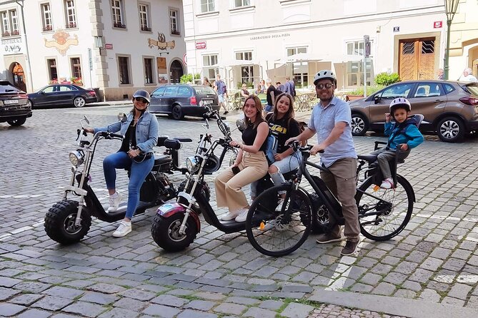 Live-Guided Trike-Harley Viewpoints tour of Prague - Guides and Customer Service