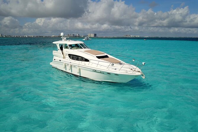 "Live the Luxury Life: Rent Your Own Yacht in Cancun!" - Exclusive Access to a Private Yacht in Cancun