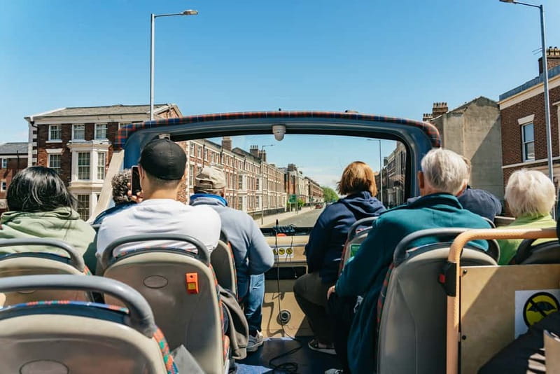 Liverpool: City & Beatles Tour with Live Guide & Live Music - Live Guide and Music: Enhancing the Experience