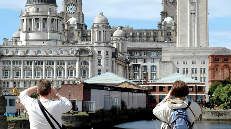 Liverpool Highlights & Hidden Gems: Private & Custom Tour - Visiting Liverpool’s Main Attractions like Albert Docks