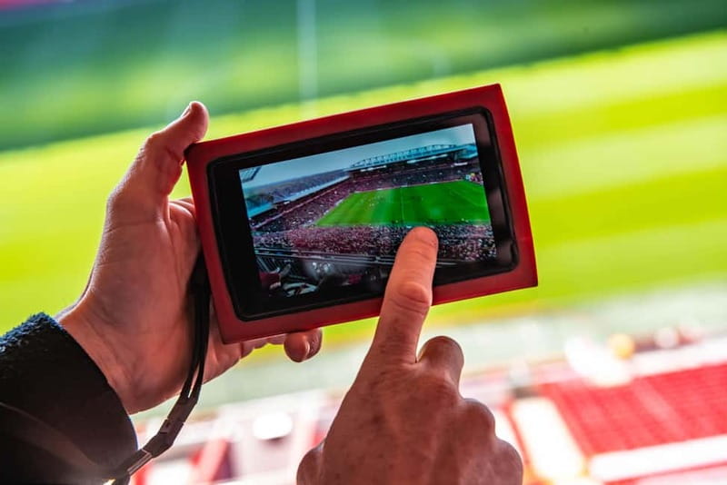 Liverpool: Liverpool Football Club Museum and Stadium Tour - Guides and Audio Devices: Enhancing the Experience