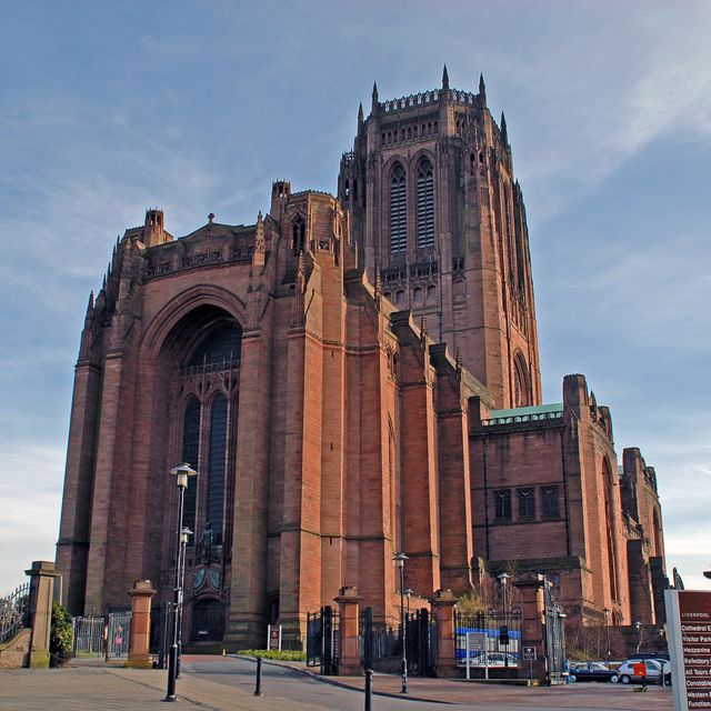 Liverpool Views, brews, football & History Tour - Historic Pubs and Local Brews