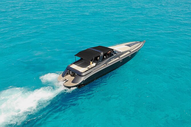 Living the Dream on board of this amazing boat Tullio Abbate 42 - Key Points