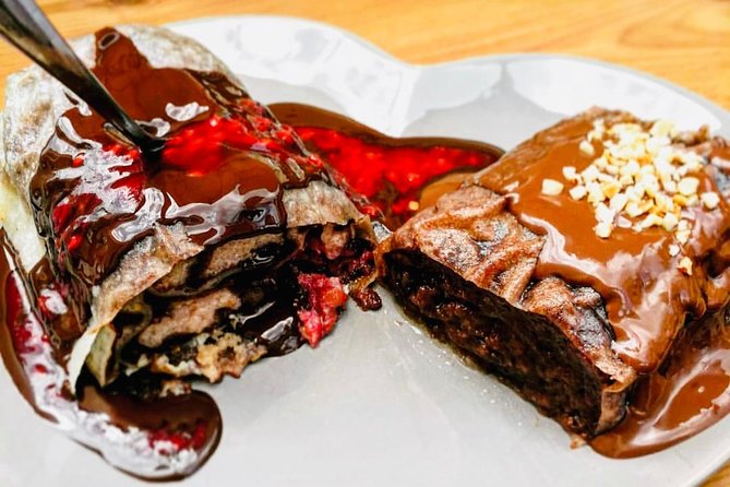 Ljubljana boat cruise and walking tour - Food Tasting and Local Flavors