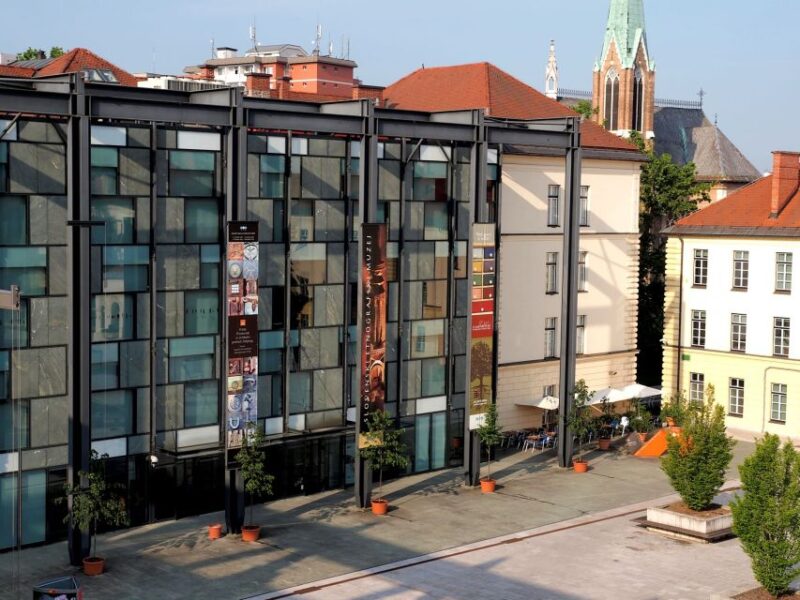 Ljubljana: City Card - Experience the Museum of Illusions and Its Perceptual Puzzles