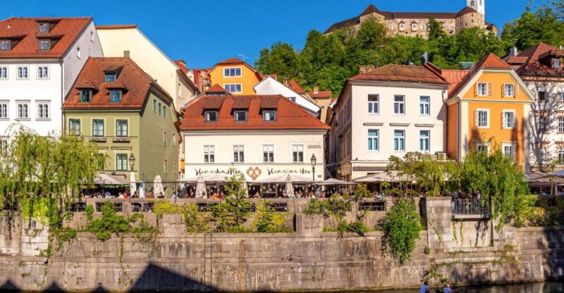 Ljubljana: Guided Walk & Funicular Ride to Ljubljana Castle - Climb to the Castle with the Funicular Railway