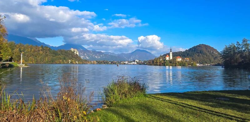Ljubljana: Lake Bled Private Tour with Pletna Boat Ride - Discover the Charm of Lake Bled on a Private Tour from Ljubljana