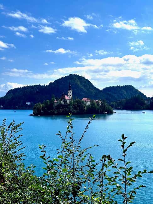 Ljubljana: Lake Bled Private Tour with Pletna Boat Ride - Practical Details: Duration, Group Size, and Accessibility