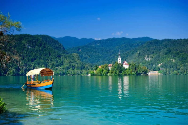 Ljubljana: Lake Bled & Triglav National Park Full-Day Trip - Lake Jasna and the Bronze Ibex Sculpture