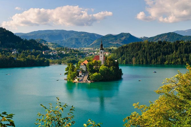 Ljubljana & Lake Bled (up to 8 persons) - Discover the Charm of Ljubljana and Lake Bled in One Day