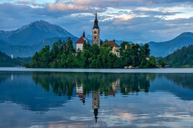 Ljubljana & Lake Bled (up to 8 persons) - Lake Bled’s Picturesque Setting and Emerald Waters