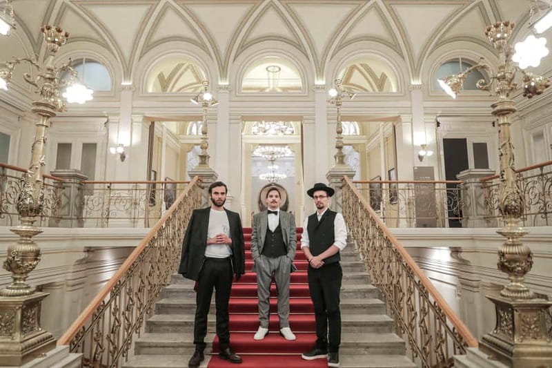 Ljubljana: Moustache Tour - Starting Point at the Slovenian Tourist Information Centre