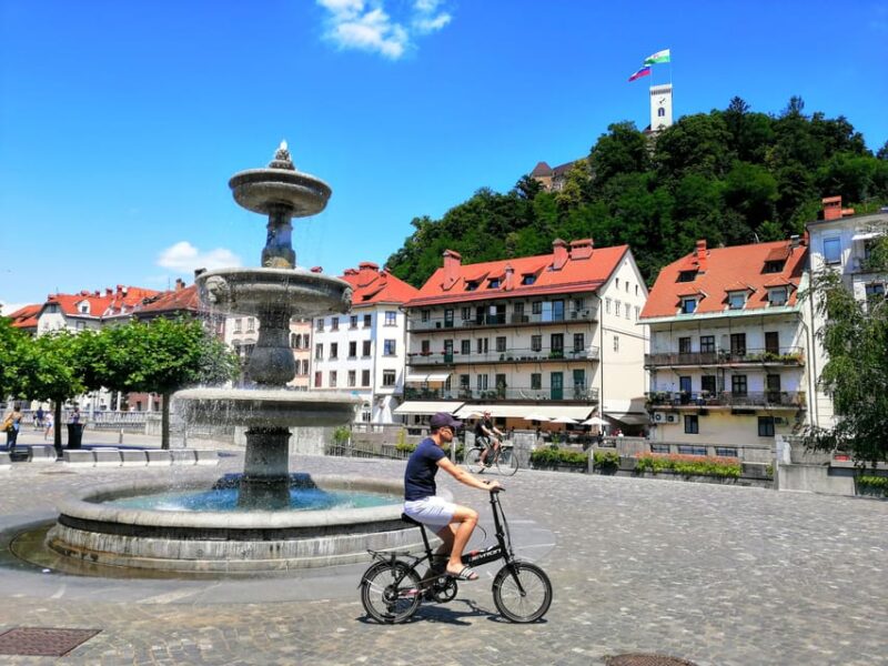 Ljubljana Sightseeing Tour by E-bikes - Cruising Through Ljubljana’s Districts and Old Town
