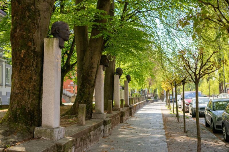 Ljubljana: UNESCO cultural heritage tour - Exploring Ljubljana’s Iconic Bridges and Market