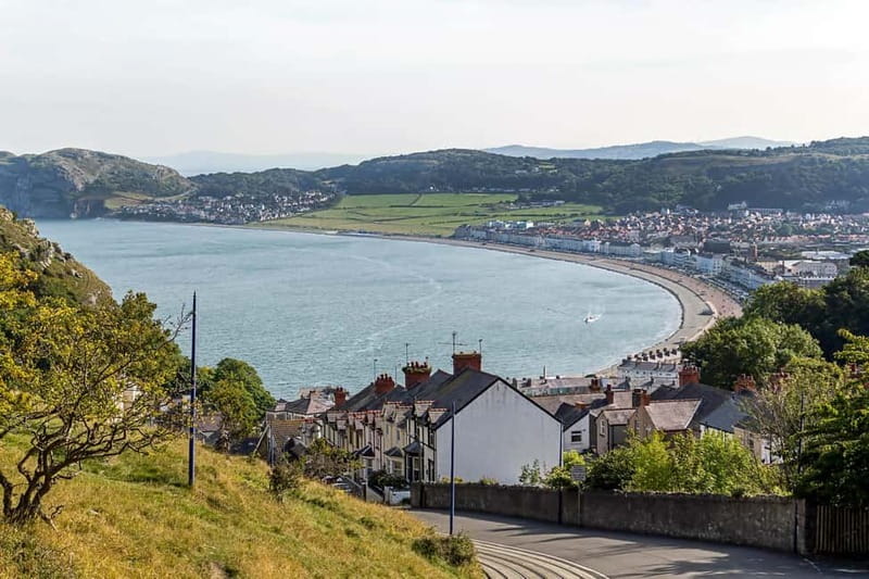 Llandudno Gateway: Private Snowdonia, Castles & Portmeirion - Highlights of Snowdonia and the Welsh Coast