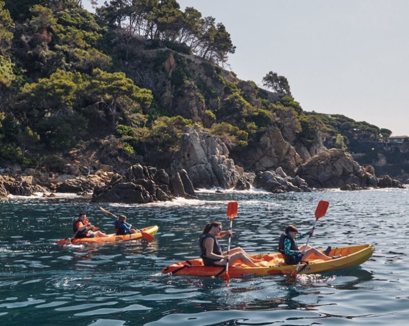 Lloret de Mar: Costa Brava Kayak Tour and Swimming - Explore Costa Brava from Lloret de Mar with a Relaxed Kayak Adventure