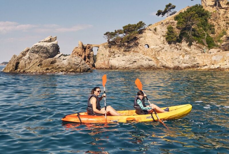 Lloret de Mar: Costa Brava Kayak Tour and Swimming - Safety and Instruction: Clear Guidance for All