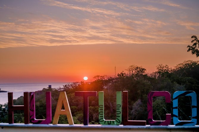 Local Experience Shopping and Sightseeing Tour - Playa La Entrega: Capturing Scenic Moments