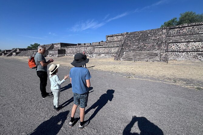 Local Fun from CDMX to The Grotto and the Pyramids of Teotihuacá - Guided Tour of the Archaeological Site
