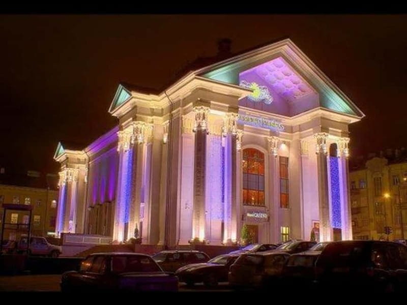 Local Guide of Vilnius Nightlife Private Tour - Key Points