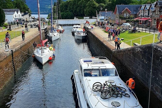 Loch Ness , Heilan Coos ,Great Glen , Fort William and Glencoe - The Well of the Seven Heads and Local Monuments