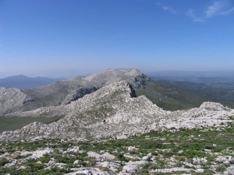 Lodè: Trekking Trip to Punta Cupeti on Montalbo - Unspoiled Landscapes and Photos Opportunities