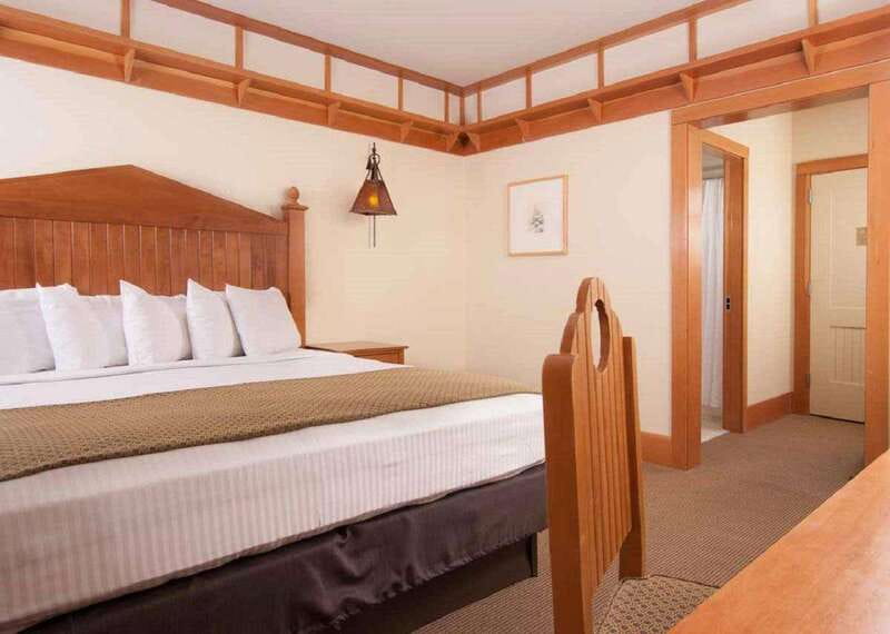 Lodging at Old Faithful Yellowstone & Grand Teton 4-Day Tour - What Sets This Tour Apart: The Yellowstone Snow Lodge Experience