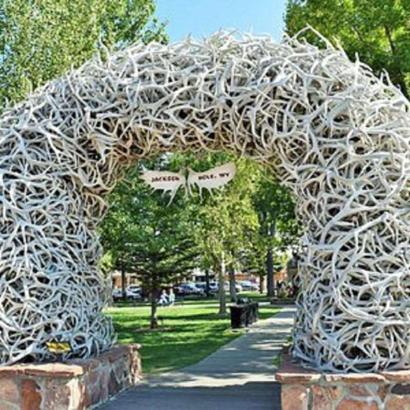 Lodging at Old Faithful Yellowstone&Grand Teton 5-Day Tour - Yellowstone’s Iconic Features on Day 3