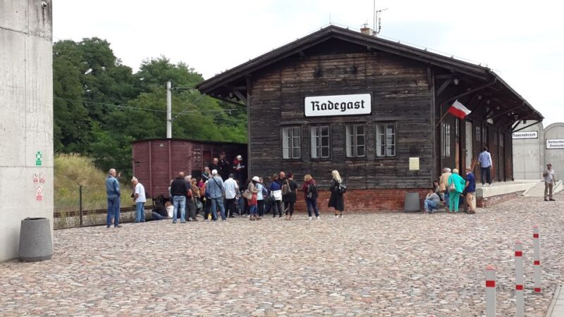 Lodz: Jewish Heritage Private Tour - Visiting the Largest Jewish Cemetery in Poland