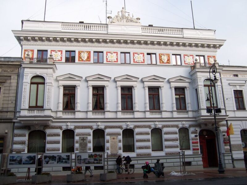 Lodz Old Town Manufaktura Highlights Private Walking Tour - Frequently Asked Questions