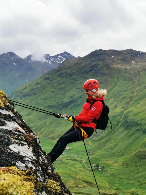 Lofoten: Full Day Combo tour, (kayaking and rappelling) - Logistics: Meeting Point and Group Size