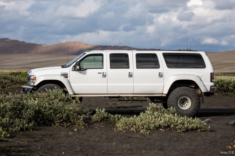 Lofthellir Ice Cave Super Jeep tour - Inside the Cave: An Underground World of Ice and Darkness