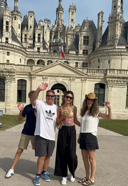 Loire Castles Day Trip & Wine Tasting - Château de Chenonceau: The Ladies’ Castle and Its Gardens
