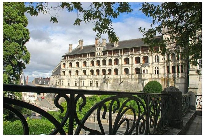 Loire Valley 2 Days private tour all inclusive from Paris with train tickets - Practical Details and Booking Considerations