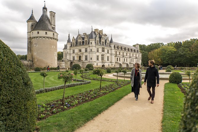 Loire Valley Castles Day Trip with Audio Guided Option from Paris - Discover the Loire Valley’s Finest Castles on a Day Trip from Paris