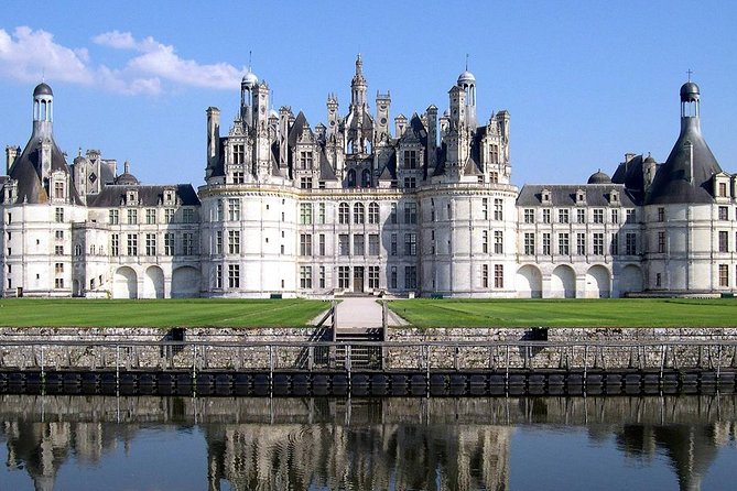 Loire Valley Castles Guided Day Trip from Paris in minivan - Key Points