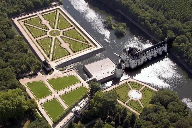 Loire Valley Castles Guided Day Trip from Paris in minivan - Who Will Appreciate This Tour Most