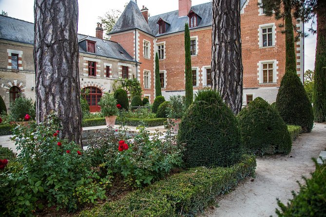 Loire Valley - Chambord Castle - DayTrip from Paris - Guide Quality and Tour Experience