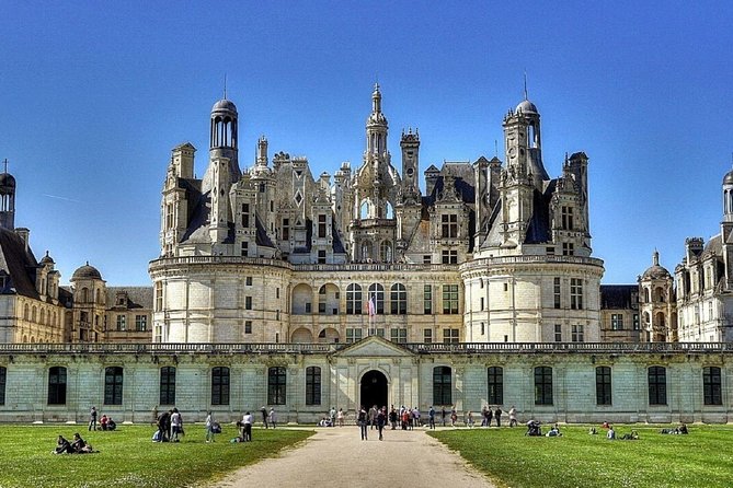 Loire Valley Trip from Paris with Private Local Guide & Private Transportation - What’s Included and What to Expect