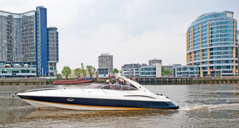 London: 2 hour private luxury Thames boat cruise / hire - Practical Details: Meeting Point and Access